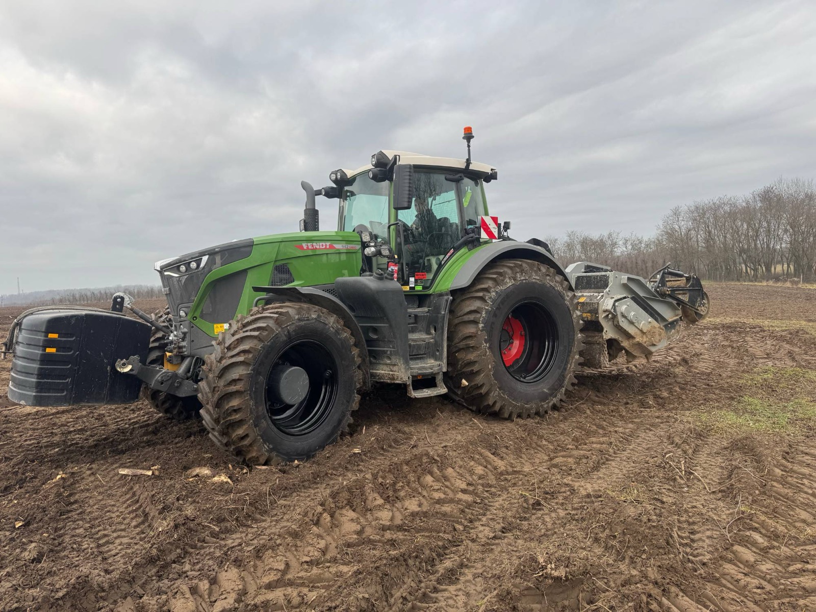Fendt 942 talajstabilizálás közben